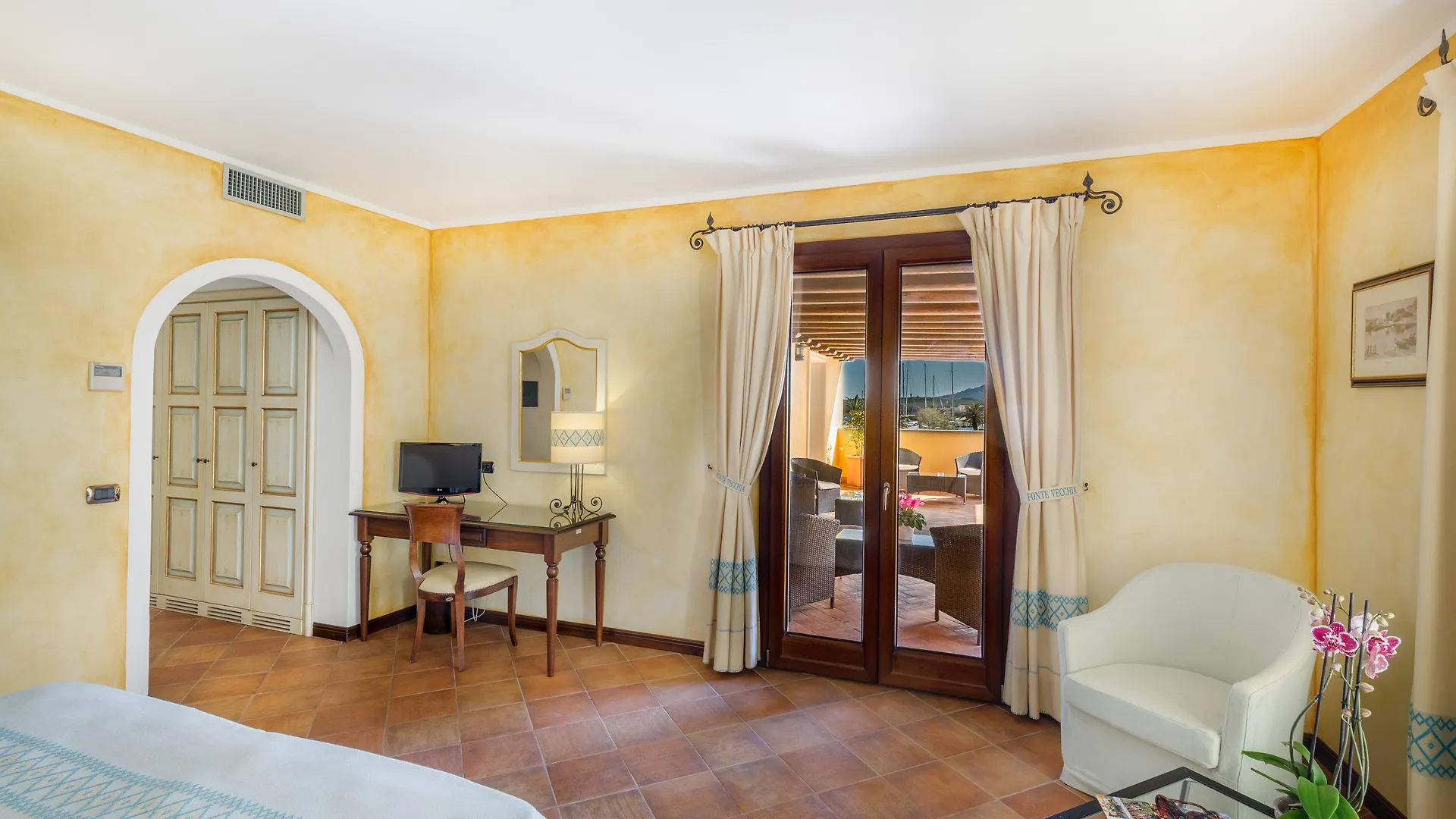 La Vecchia Fonte Boutique Hotel Палау